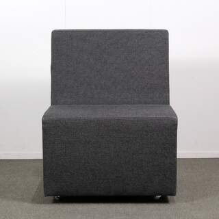 Into nojatuoli, pyörillä, tumman harmaa