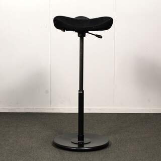 Stokke Aktiivituoli, Musta