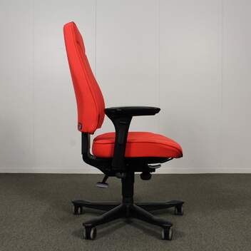 Kinnarps 6000 työtuoli, korkea selkänoja, punainen, käsinojat. D2882