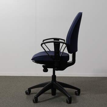 Kinnarps 6000 työtuoli, sininen, käsinojat