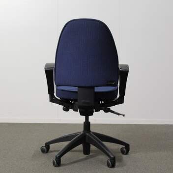 Kinnarps 6000 työtuoli, sininen, käsinojat
