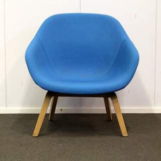 Hay About A Lounge chair 83, Sininen / puu