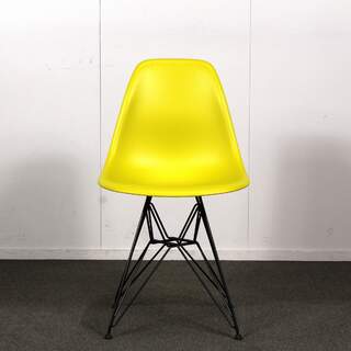 Vitra Eames Plastic Chair keltavihreä / musta
