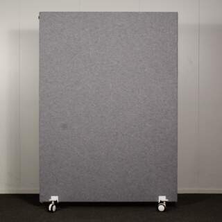 Martela Face lattiaseinäke, K 171 x L 120 cm, Harmaa, Pyörät