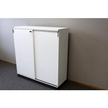 Isku Tendo liukuovikaappi, valkoinen, 3 hyllyväliä, L120cm