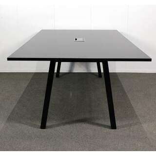 Neuvottelupöytä, Musta / musta, 120 x 240cm + johtoluukku