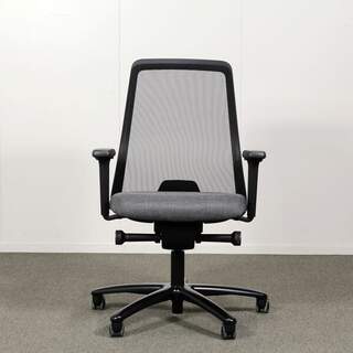 Interstuhl työtuoli, Musta / harmaa, käsinojat