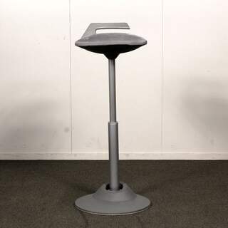 Aeris Muvman aktiivituoli, musta