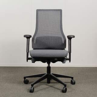 Martela Axia 2.50 työtuoli, verkkoselkä, käsinojat, harmaa