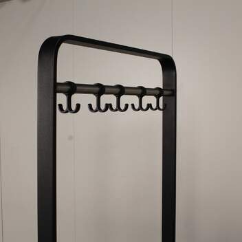 Martela Kaari naulakko, Musta