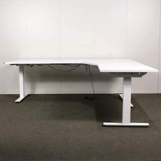 Martela Alku S&S kulmasähköpöytä, 200 x 200 cm, oikeakätinen, valkoinen