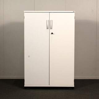 Kinnarps ovikaappi, valkoinen, 3 hyllyväliä