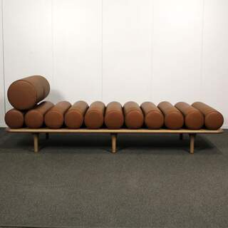 Tacchini Nine to Five daybed, Ruskea nahka / saarni