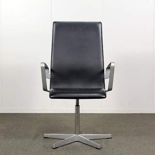 Fritz Hansen Oxford neuvottelutuoli, musta nahka / alumiini