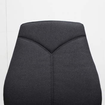 Uudelleenverhoiltu Kinnarps 6000 työtuoli, Matala selkänoja, musta, uudet käsinojat