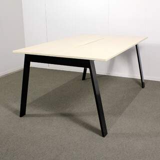 Neuvottelupöytä 100 x 160 cm, saarni / musta